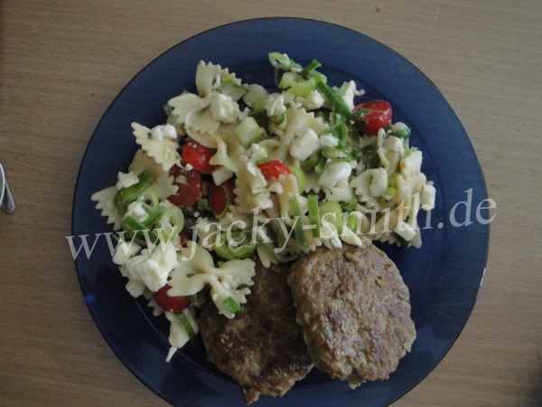 Farfalle-Tomaten-Mozzarella-Salat « www.jacky-smith.de